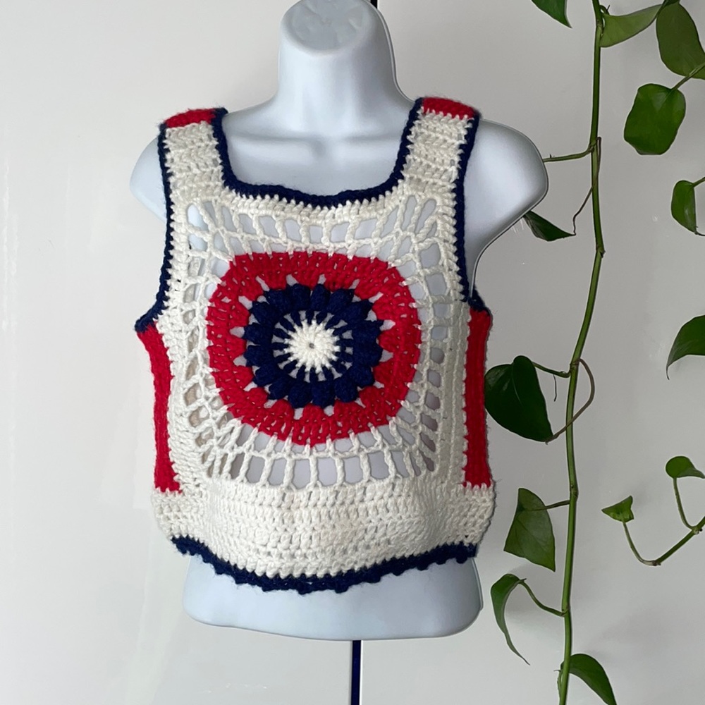 Vintage yarn crochet red white blue sleeveless top hippy boho America XS